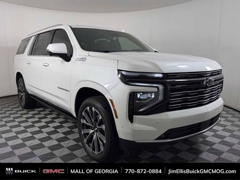 Used 2025 Chevrolet Suburban High Country AWD/4WD image 1