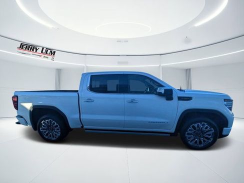 Used 2024 GMC Sierra 1500 Denali Ultimate image 2