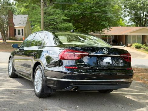 Used 2017 Volkswagen Passat 1.8T SE FWD image 4
