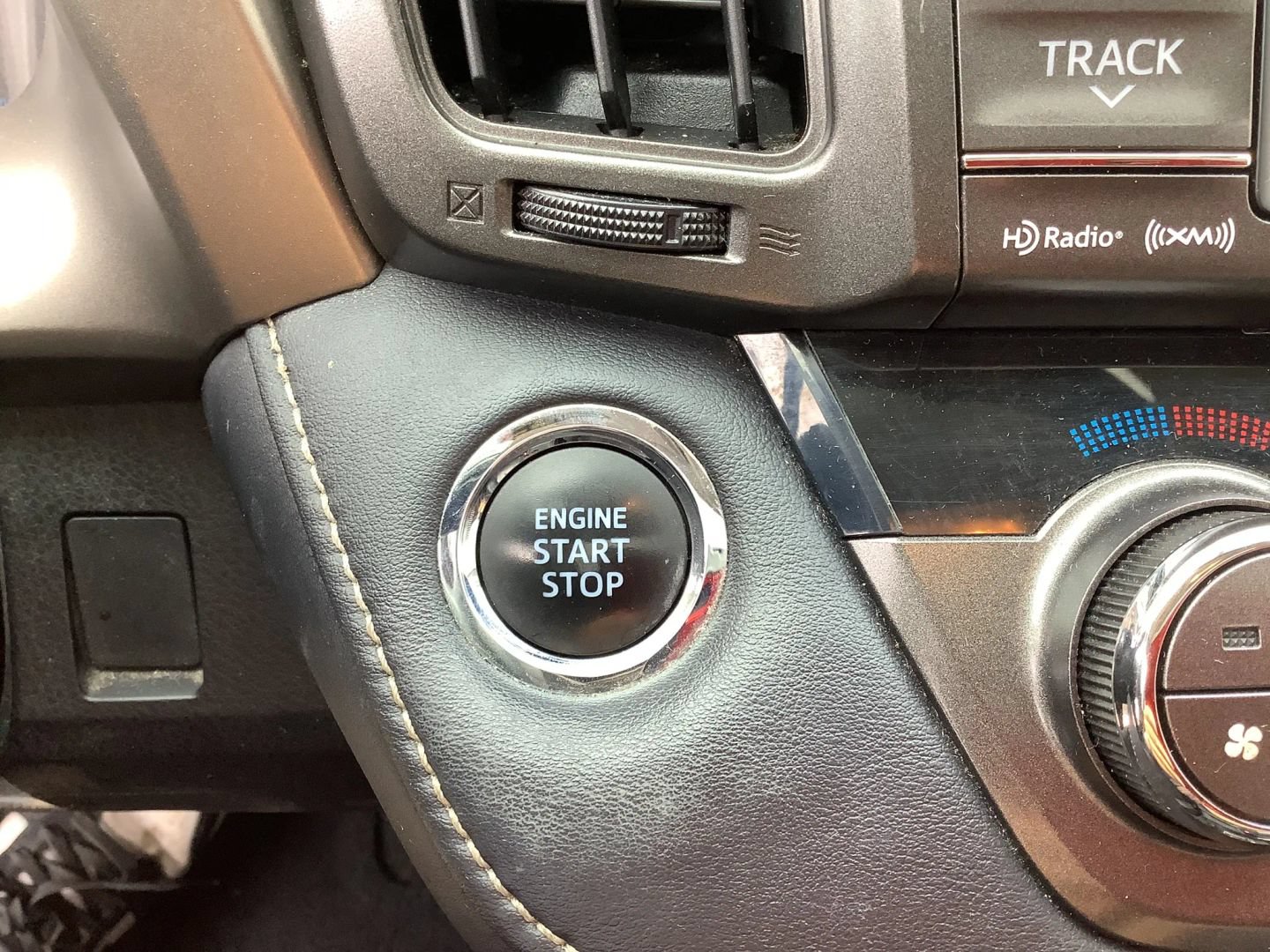 Used 2013 Toyota RAV4 Limited FWD image 32