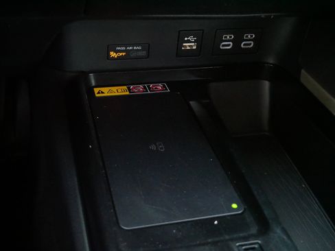 Certified 2025 Toyota Camry LE image 28