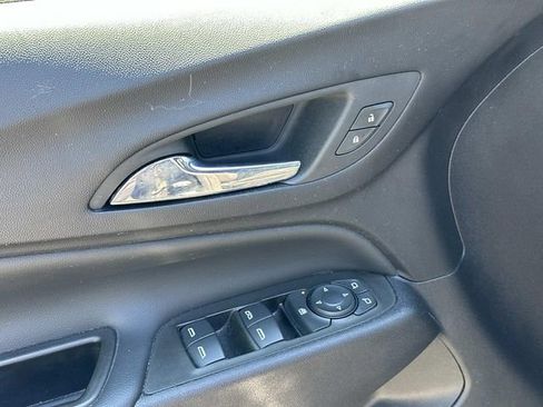 Used 2024 Chevrolet Equinox LT w/ LPO, Floor Liner Package FWD image 20