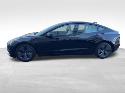 Used 2023 Tesla Model 3 Standard Range RWD image 7
