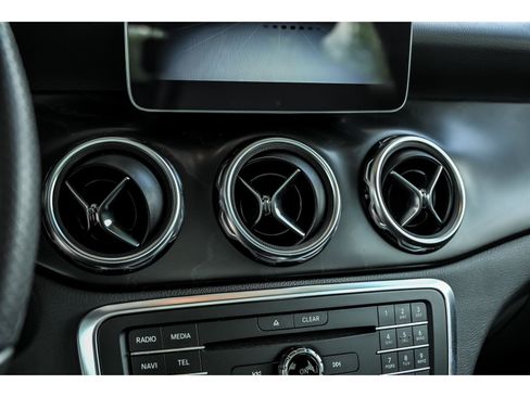 Used 2020 Mercedes-Benz GLA 250 4MATIC image 20