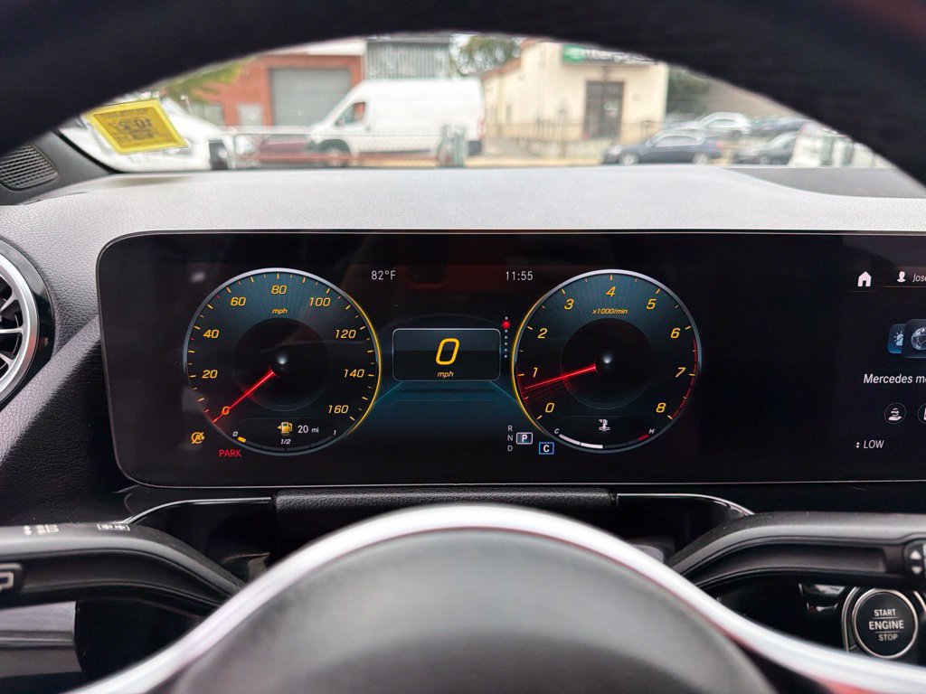Used 2022 Mercedes-Benz GLA 250 4MATIC image 32