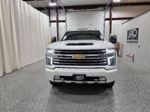 Used 2021 Chevrolet Silverado 2500 High Country w/ Z71 Off-Road Package AWD/4WD image 3