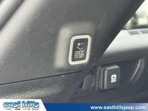Certified 2023 Jeep Grand Cherokee Limited AWD/4WD image 29