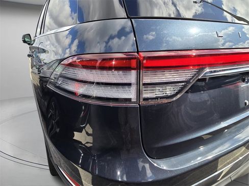 Used 2021 Lincoln Aviator Reserve w/ Equipment Group 202A image 7