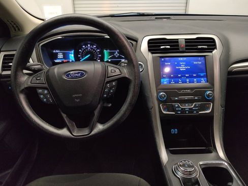 Used 2020 Ford Fusion SE FWD image 22
