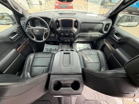 Used 2020 Chevrolet Silverado 1500 High Country w/ Technology Package image 11