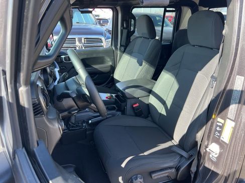 Certified 2021 Jeep Gladiator Sport image 9