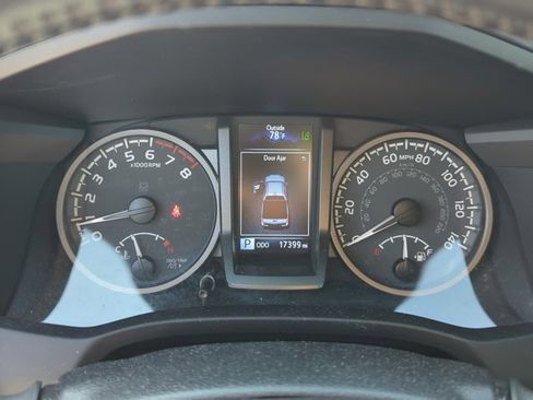 Used 2023 Toyota Tacoma TRD Off-Road w/ TRD Premium Off Road Package image 17