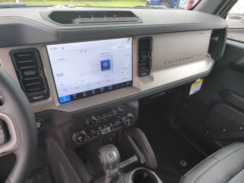 New 2026 Ford Bronco Outer Banks w/ Sasquatch Package AWD/4WD image 15