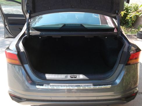 Used 2023 Nissan Altima 2.5 SV image 8