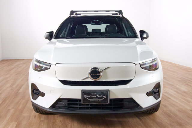 Used 2023 Volvo XC40 Recharge Ultimate w/ Protection Package Premier AWD/4WD image 2