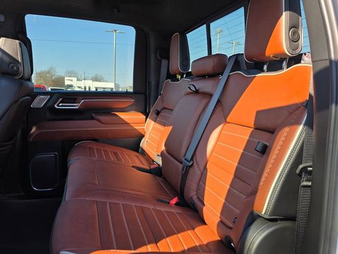 Used 2025 GMC Sierra 3500 Denali Ultimate image 38