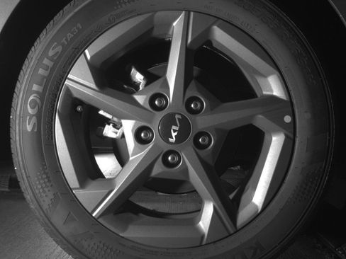 Used 2025 Kia K4 LXS image 15