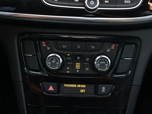 Used 2019 Buick Encore Essence FWD image 19