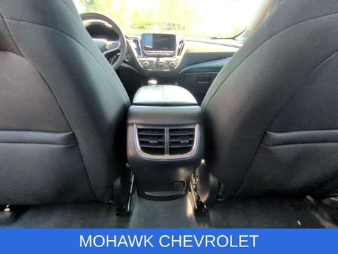 Used 2022 Chevrolet Malibu LT FWD image 21