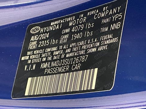 Used 2025 Hyundai Elantra Limited image 30