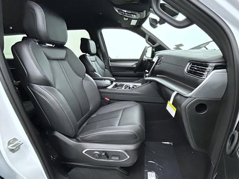 New 2026 Jeep Grand Wagoneer L Limited AWD/4WD image 15