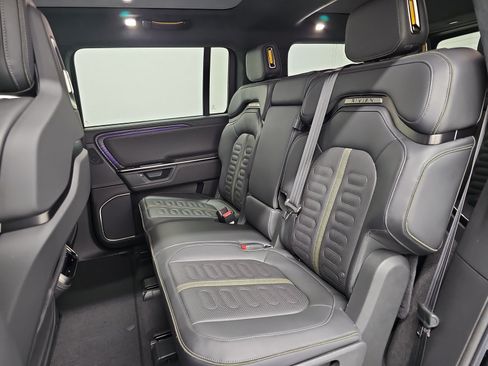 Used 2025 Rivian R1S Adventure AWD/4WD image 21