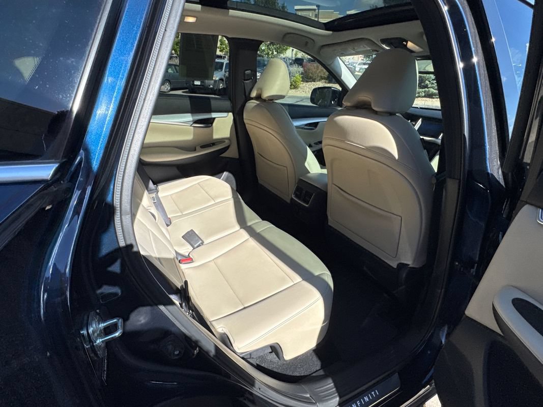 Used 2021 INFINITI QX50 Luxe AWD/4WD image 22