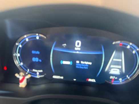 Used 2019 Cadillac Escalade Platinum AWD/4WD image 12