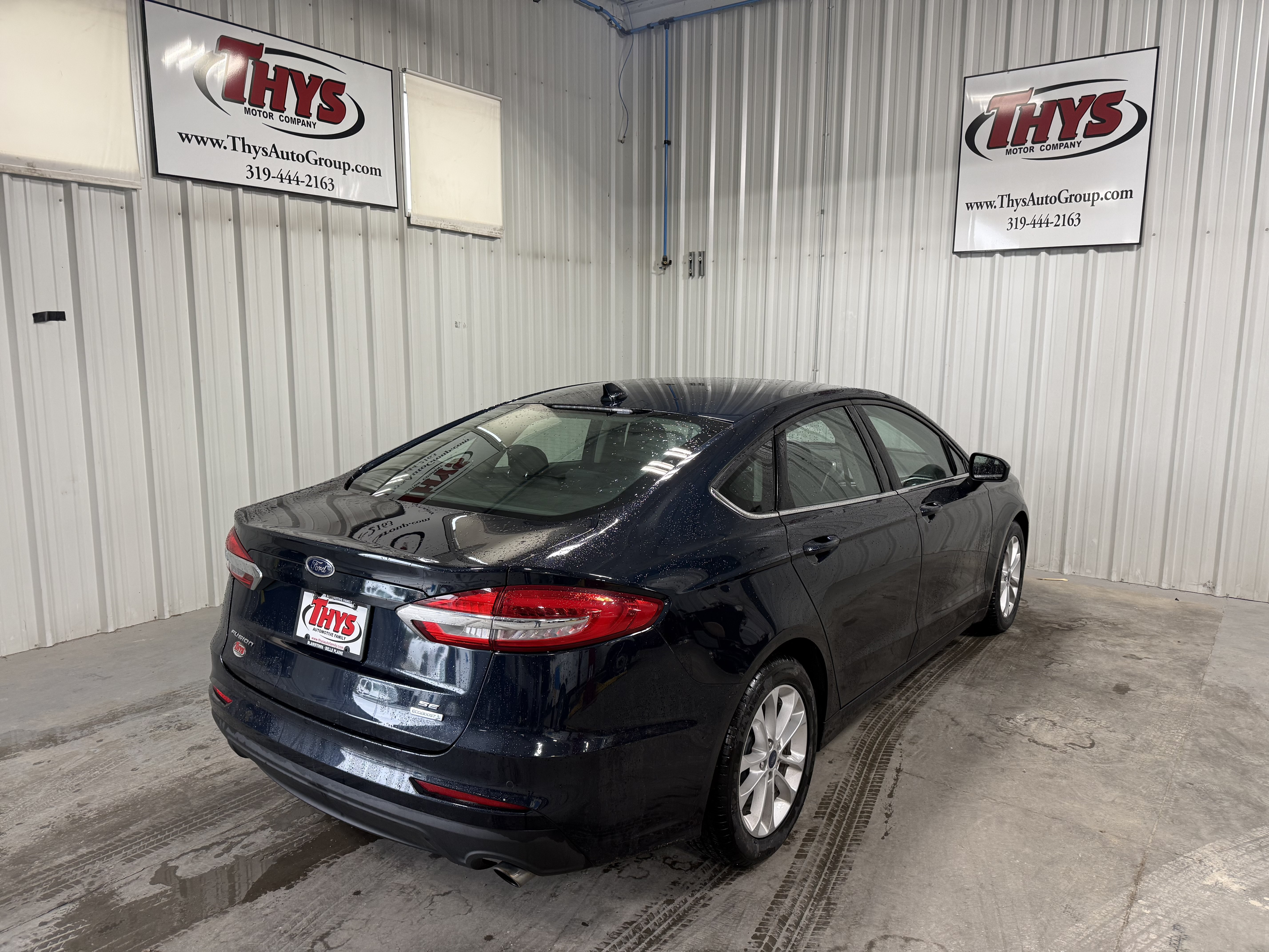 Used 2020 Ford Fusion SE FWD image 3