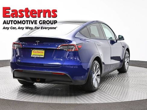 Used 2022 Tesla Model Y Long Range AWD/4WD image 5