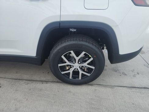 New 2025 Jeep Grand Cherokee Limited image 26