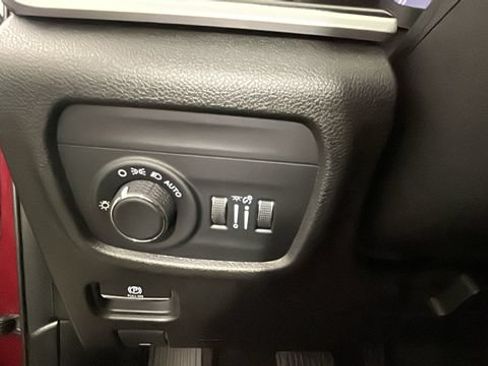 Used 2022 Jeep Grand Cherokee L Laredo w/ Luxury Tech Group I AWD/4WD image 19