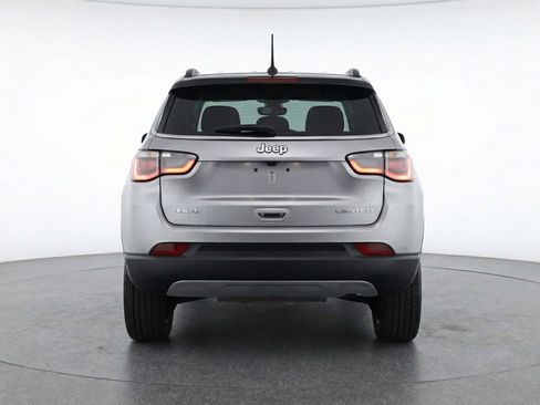 Used 2025 Jeep Compass Trailhawk AWD/4WD image 6