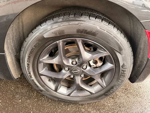 Used 2020 Chrysler Pacifica Limited w/ Advanced Safetytec Group image 40