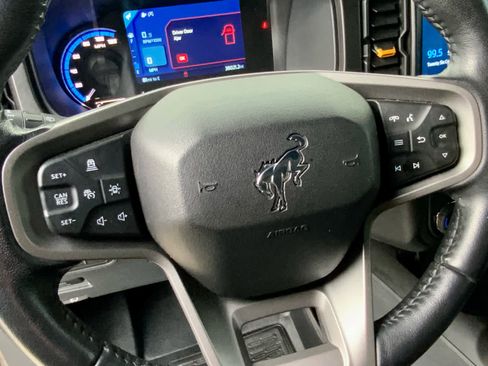 Used 2022 Ford Bronco Badlands image 39