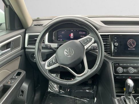 Used 2023 Volkswagen Atlas SE w/ Panoramic Sunroof Package AWD/4WD image 12