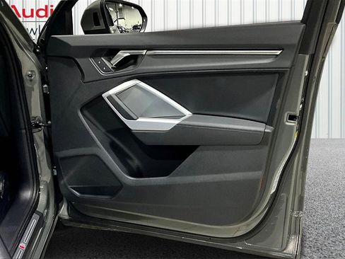 Certified 2024 Audi Q3 2.0T Premium w/ Convenience Package image 29