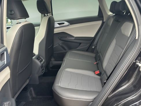 New 2026 Volkswagen Taos SE AWD/4WD image 15