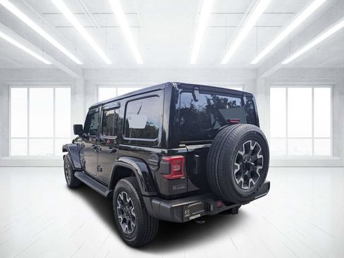 Used 2024 Jeep Wrangler Unlimited Sahara w/ Technology Group AWD/4WD image 5