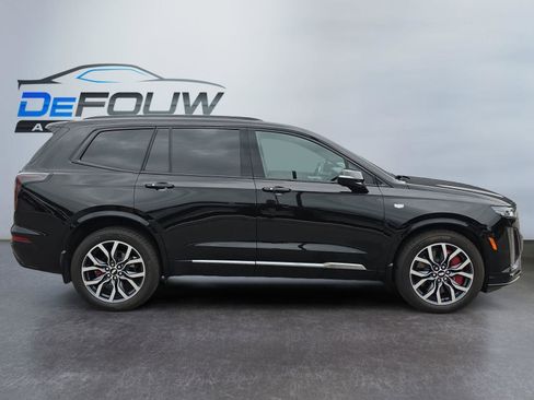 Used 2025 Cadillac XT6 Sport w/ LPO, Floor Liner Package AWD/4WD image 2