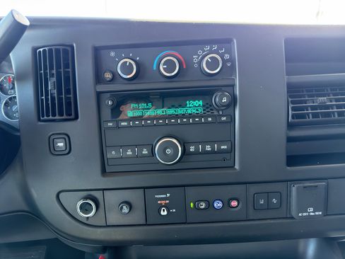 Used 2023 GMC Savana 2500 w/ Driver Convenience Package image 20