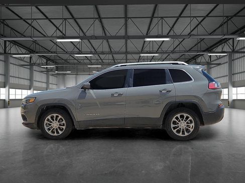 Used 2020 Jeep Cherokee Latitude Plus FWD image 2