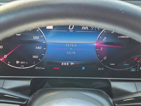 Used 2024 Mercedes-Benz GLC 300 image 11