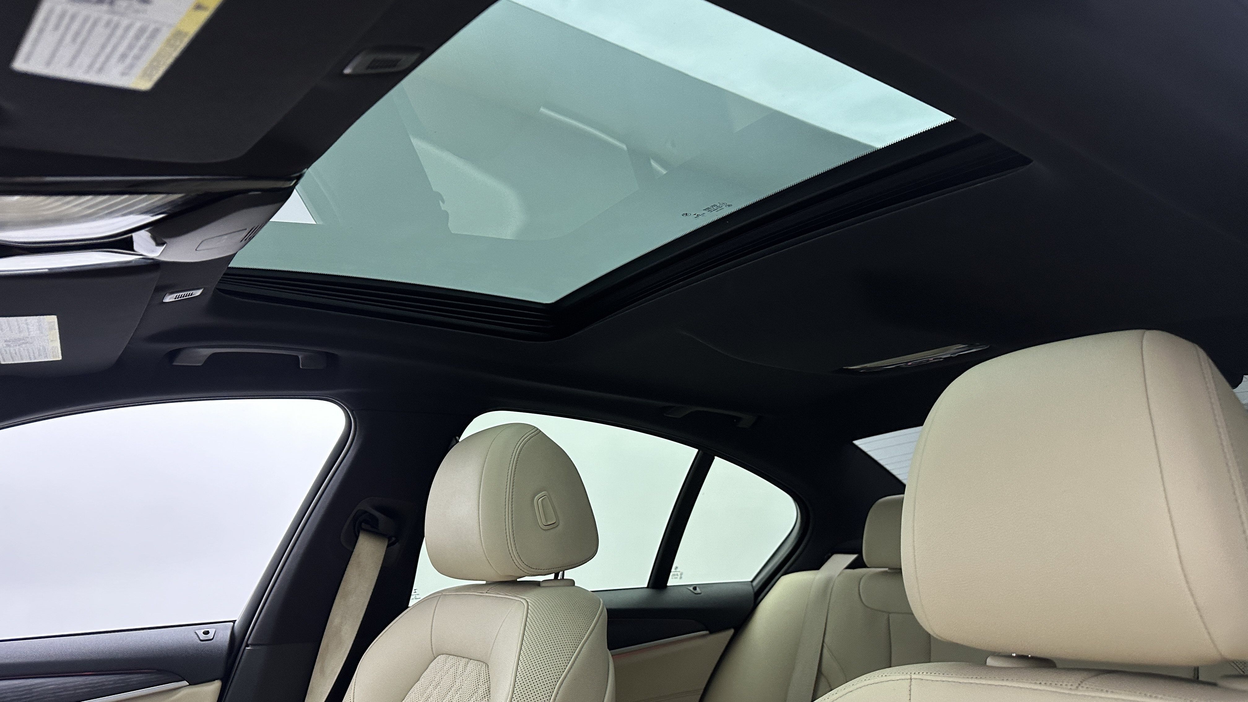 Used 2022 BMW 530i RWD image 5