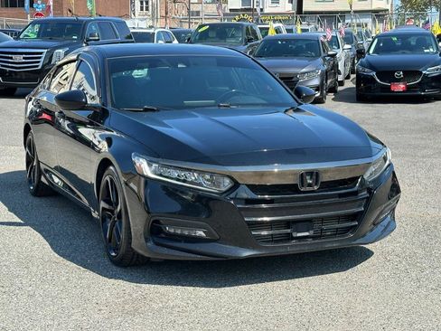 Used 2019 Honda Accord Sport image 3