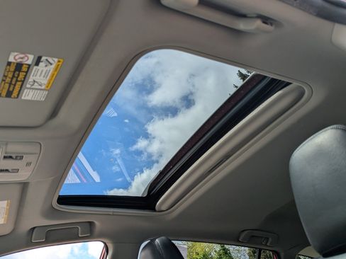 Used 2013 Toyota RAV4 XLE image 21