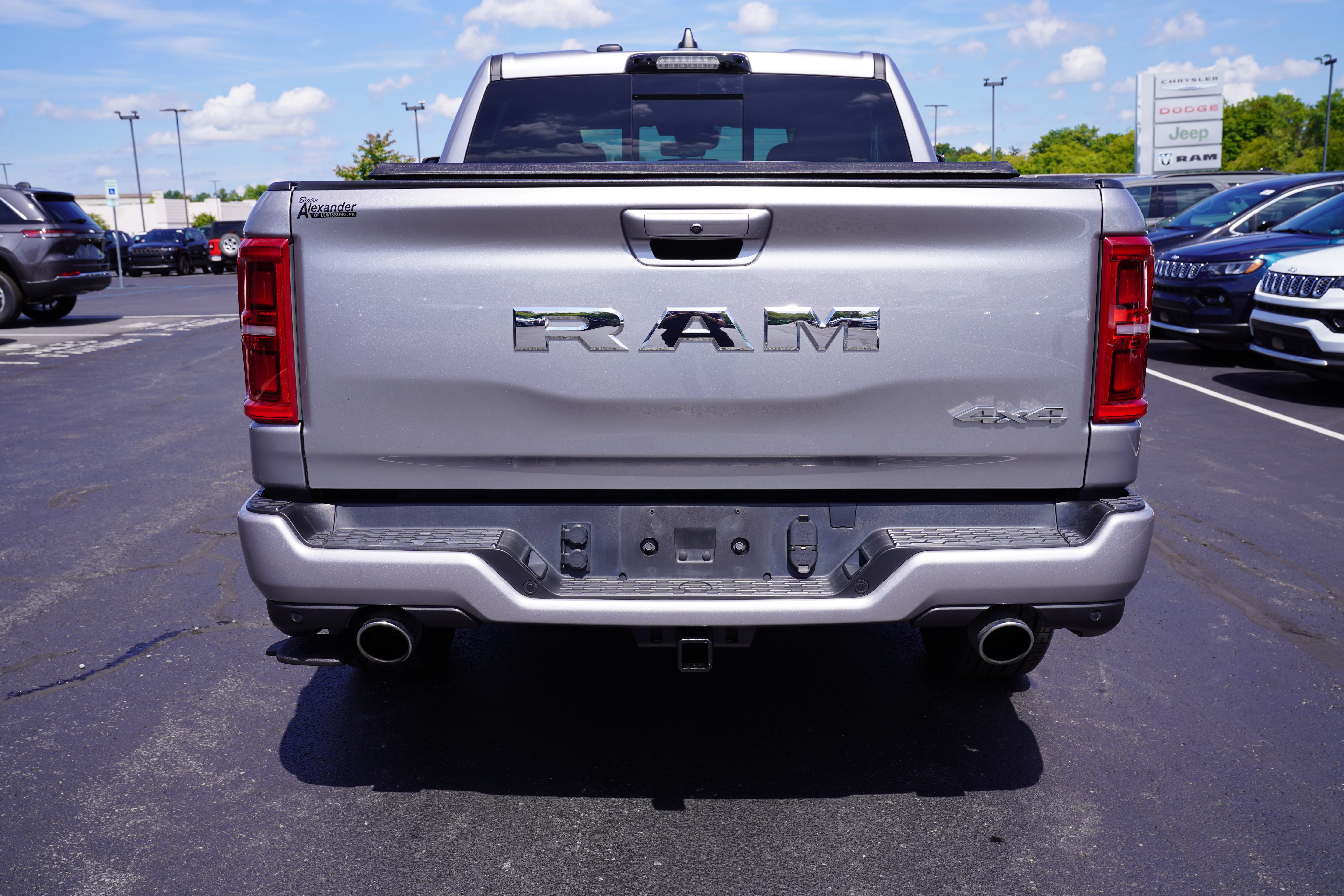 Used 2025 RAM 1500 Limited AWD/4WD image 7