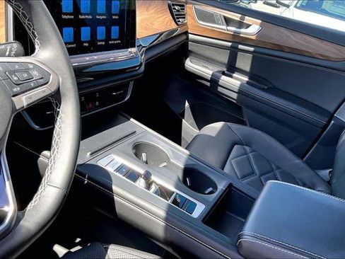 Certified 2024 Volkswagen Atlas SE FWD image 23
