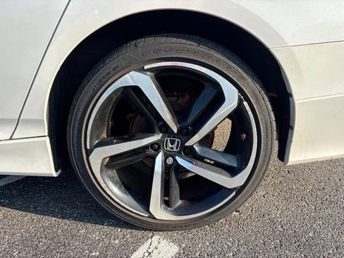 Used 2019 Honda Accord LX image 5