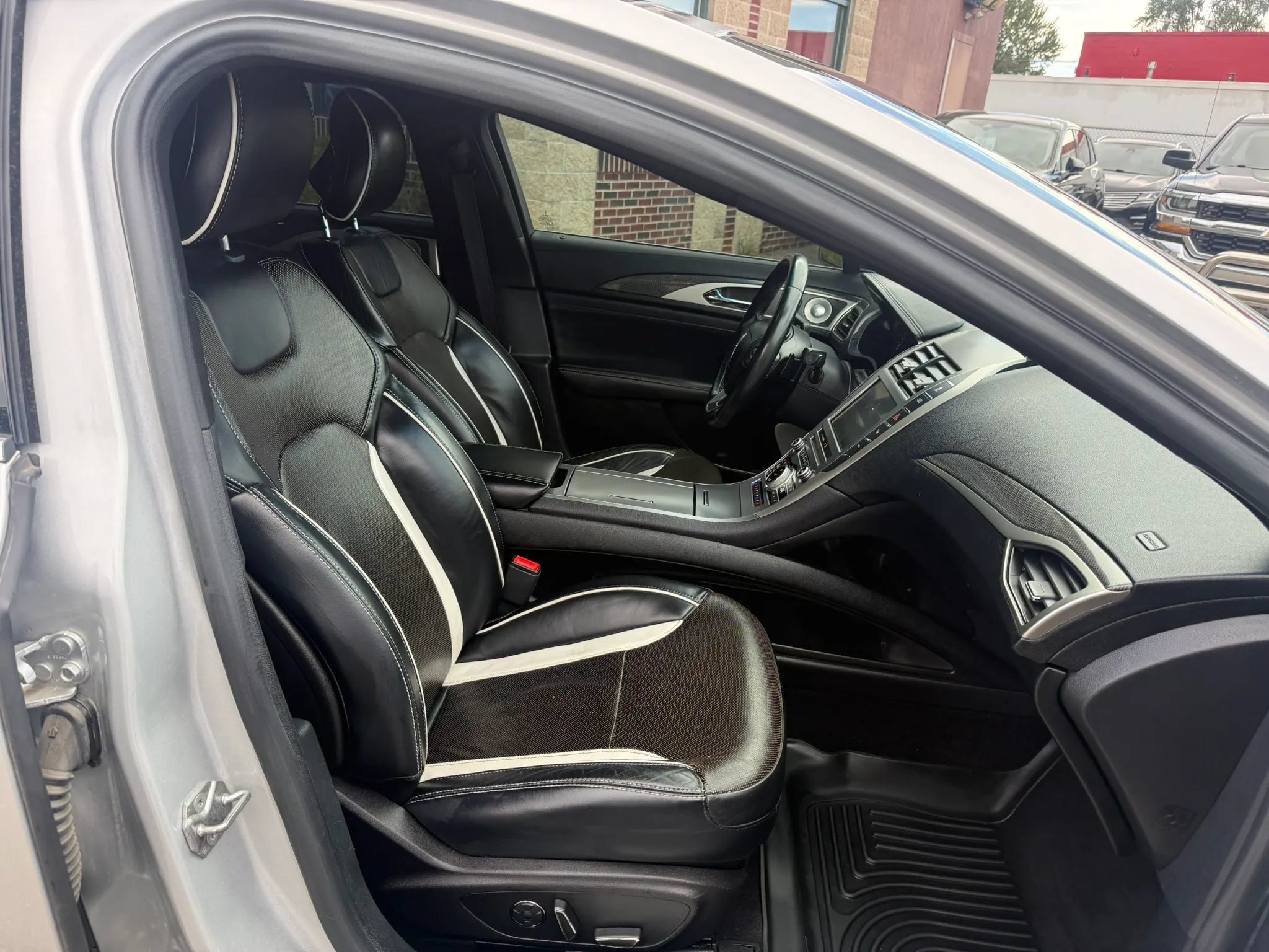 Used 2017 Lincoln MKZ Reserve w/ Luxury Package AWD/4WD image 34